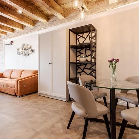 View On Rynok Square * 利沃夫