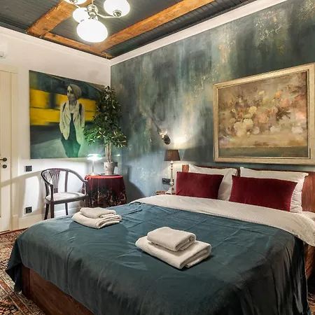 View On Rynok Square شقة *