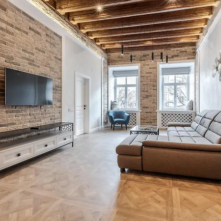 Апартаменти View On Rynok Square *